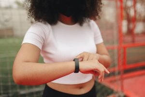 Read more about the article Whoop Band vs. Oura Ring: Navigating Health Tracking Excellence